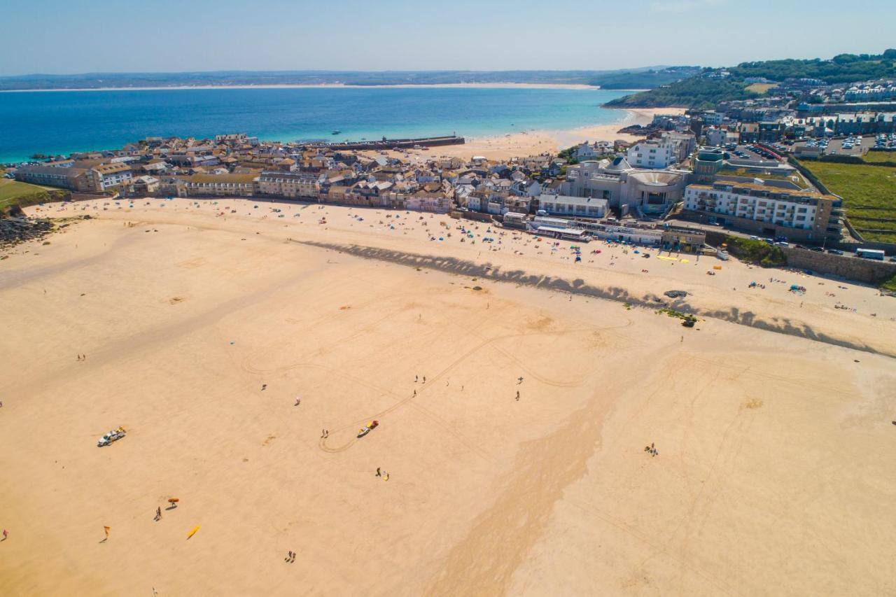 Waves Apartment, St Ives Exteriör bild